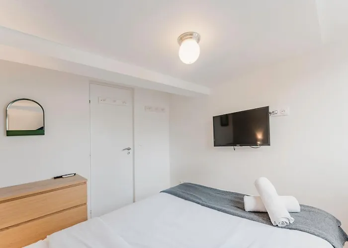 Centre - And Functional Ap.