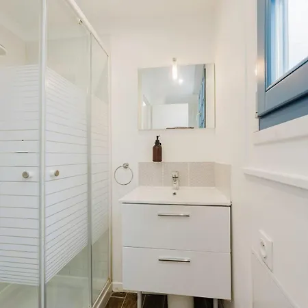 Centre - And Functional Ap. *